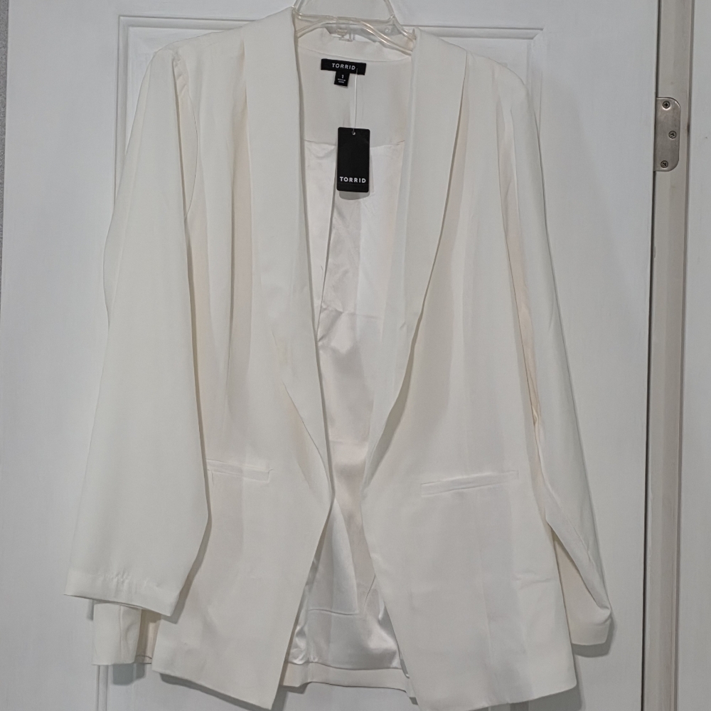 Elegant Cream Blazer